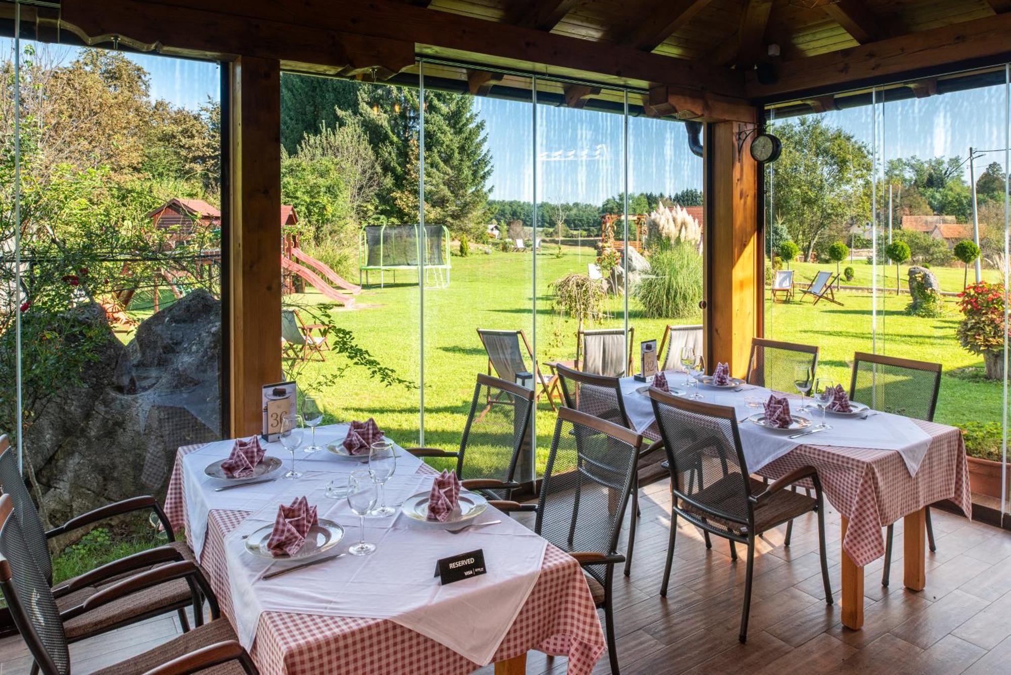 B&B Restoran Bosiljevo ภายนอก รูปภาพ